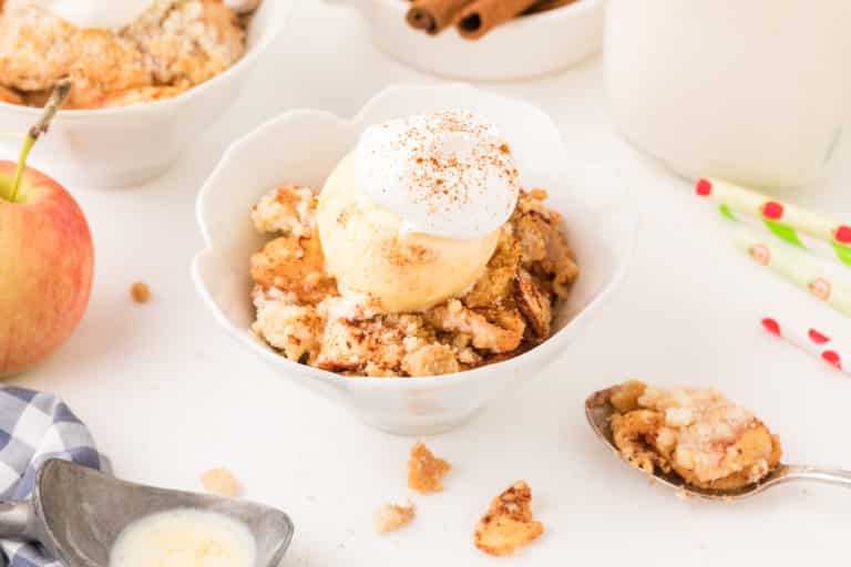 apple crisp with ice cream