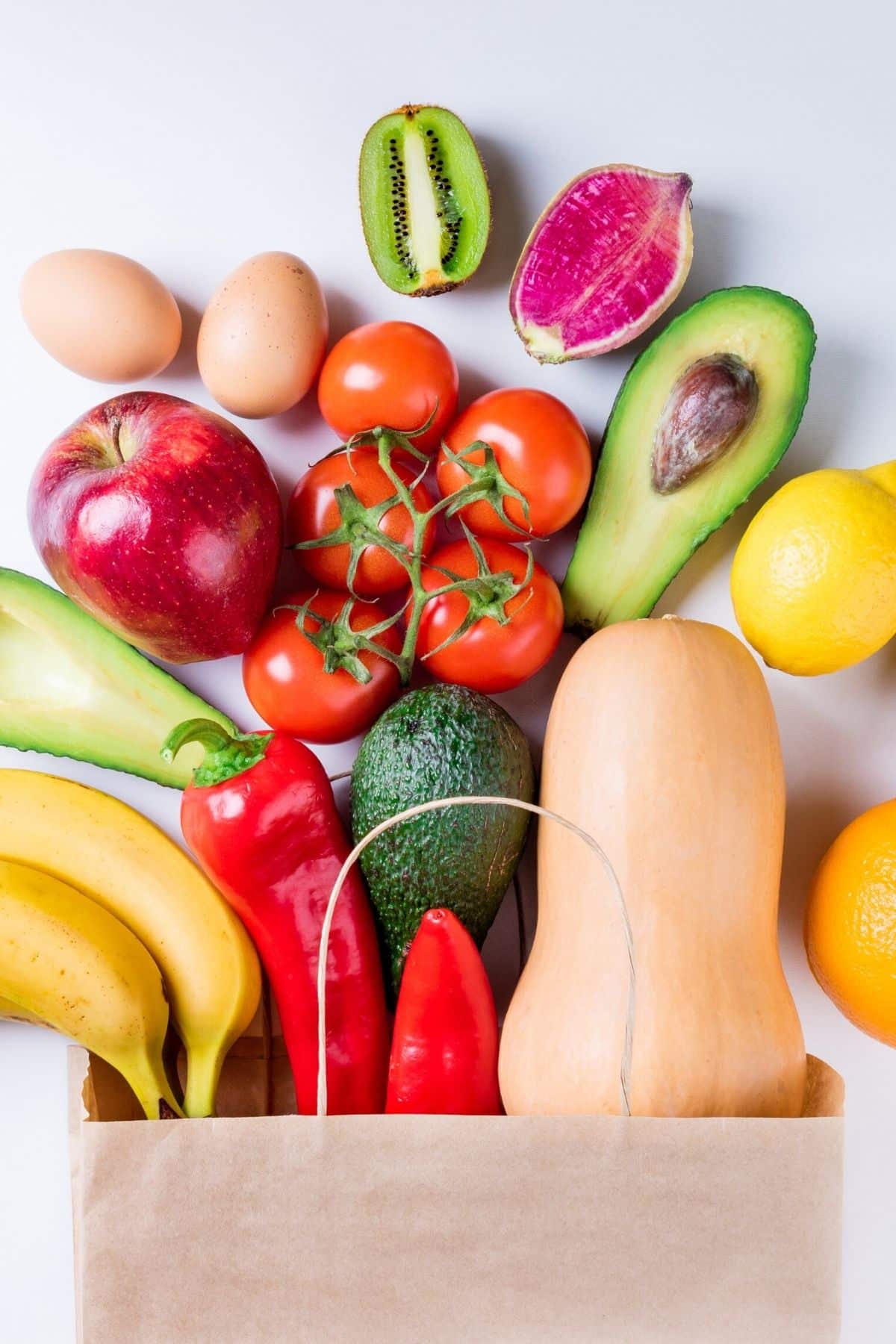 shopping bag with healthy foods.