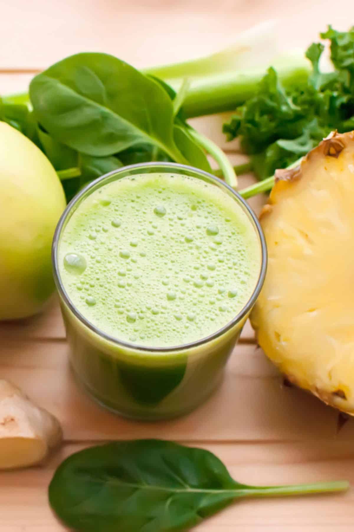 anti inflammatory juice recipe on table with ingredients.